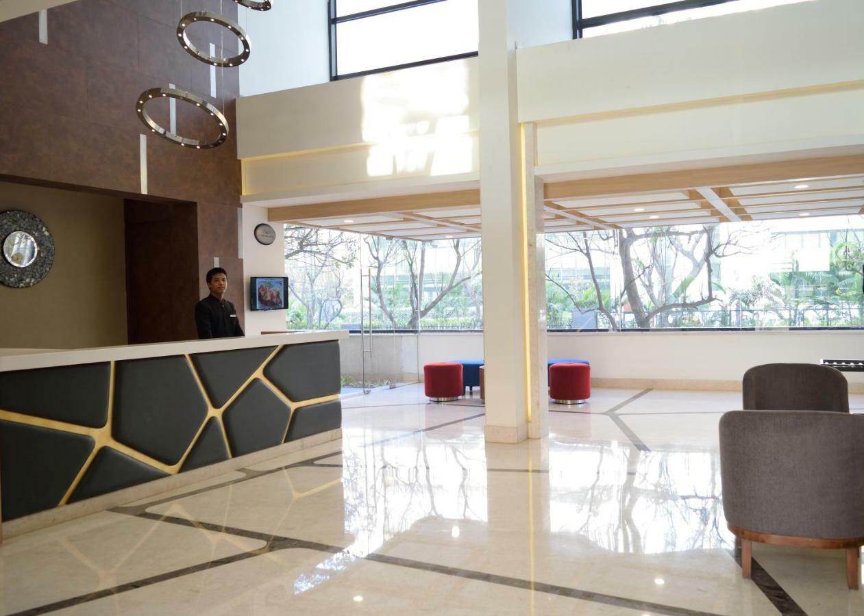 Sarovar Portico Outer Ring Road Бангалор Экстерьер фото